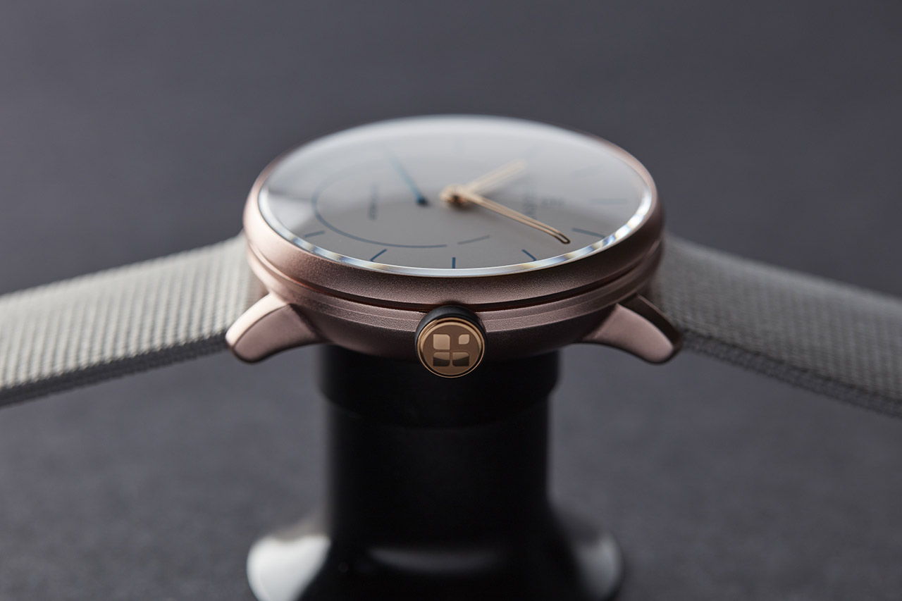 Sequent SuperCharger2：無線充電手表-復刻表