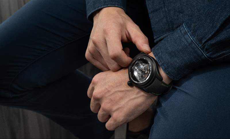 大膽狂放！泡泡里的幽冥綠光｜Corum Bubble X Ray自動(dòng)腕表-復(fù)刻表