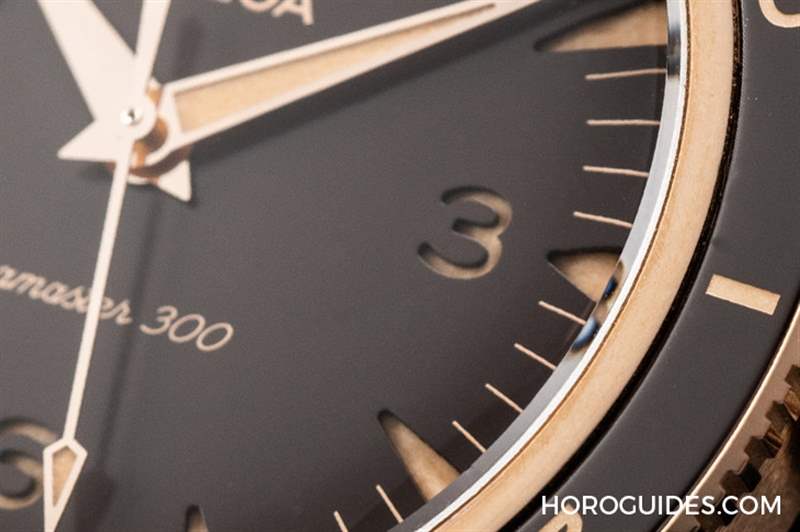 歐米茄第一只青銅表！Seamaster 300 Bronze Gold專利青銅金-復刻表