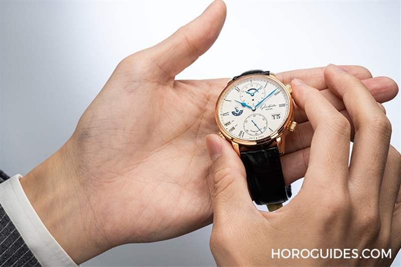 功能最強(qiáng)操作最直覺！格拉蘇蒂原創(chuàng)Senator Cosmopolite午夜藍(lán)時(shí)區(qū)表-復(fù)刻表