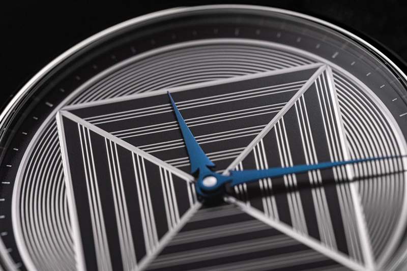 Louis Erard挑戰最親民的機刻雕花工藝？-復刻表