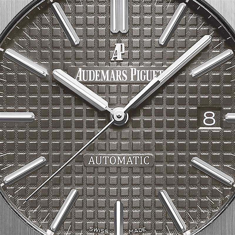 AP皇家橡樹絕版15450ST手表最新行情藍(lán)色面盤比灰銀款貴2萬美金-復(fù)刻表