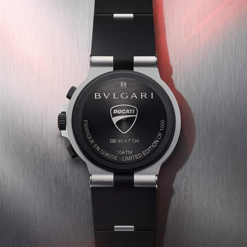 義大利血統強強聯手！寶格麗推出DUCATI聯名表-復刻表