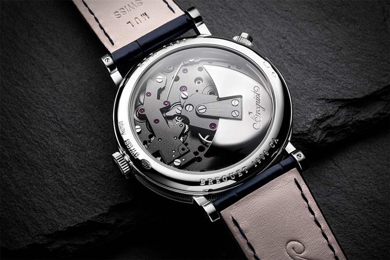 寶璣傳統(tǒng)系列7597鏤空逆跳功能機械手表-復刻表