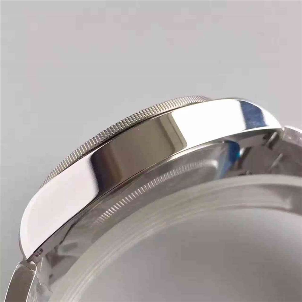 ZF廠帝舵碧灣系列M79230R-0003小紅盾復(fù)刻表做工怎么樣-復(fù)刻表