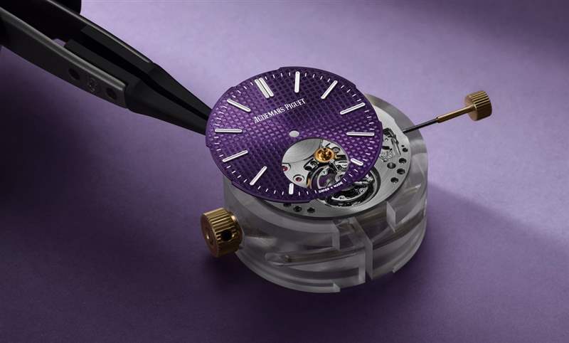 愛(ài)彼RD#3又更小了！37mm款以墨紫面盤初亮相-復(fù)刻表