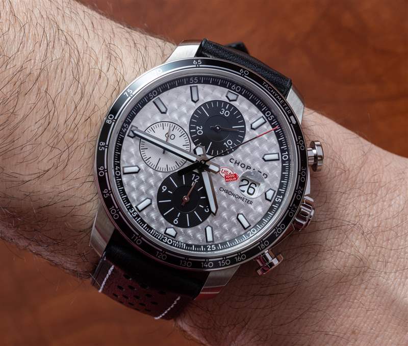 駕駛California Mille 復古跑車拉力賽的一天，佩戴蕭邦腕表-復刻表