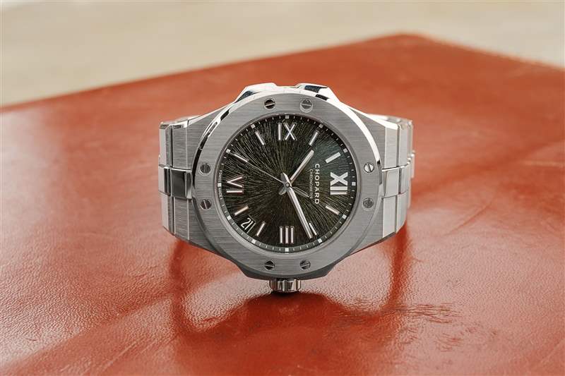 正在推出蕭邦宣布一只新的綠色高山鷹-復刻表