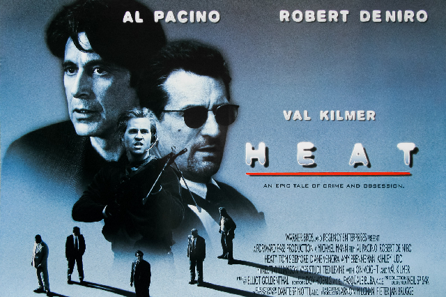 阿爾·帕西諾在《熱火》中戴著寶格麗計時碼表追捕羅伯特·德尼羅-復刻表