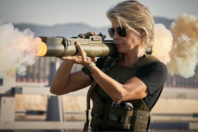 看電影琳達(dá)漢密爾頓殺死了戴著數(shù)字尼克松手表的電子人，在她的回歸中飾演莎拉康納在“終結(jié)者：黑暗命運(yùn)”中-復(fù)刻表