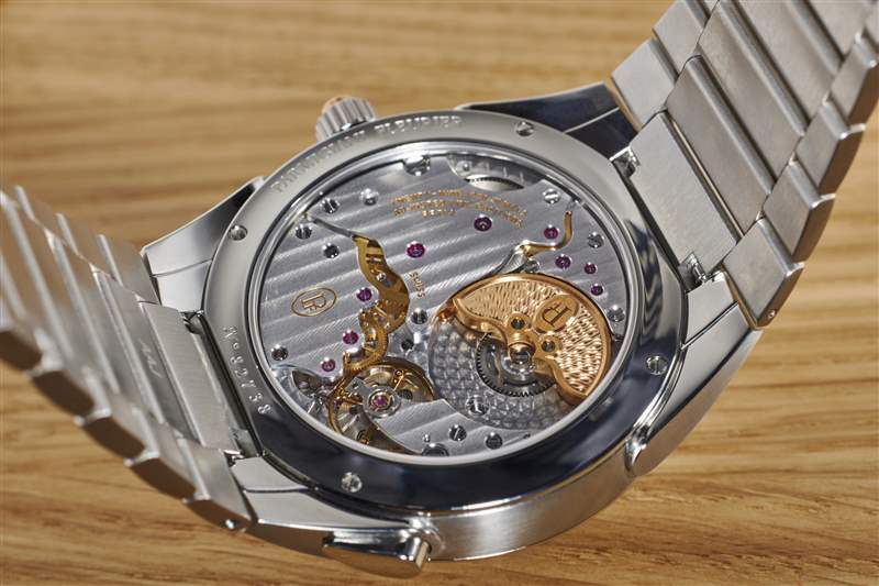 動(dòng)手帕瑪強(qiáng)尼的新Tonda PF GMT Rattrapante是今年的輕描淡寫(xiě)-復(fù)刻表