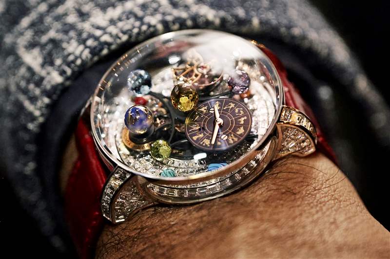 圖片報道Jacob & Co. 在西西里島舉行了一場盛大的盛會，發布了一款狂野的新“教父”手表-復刻表