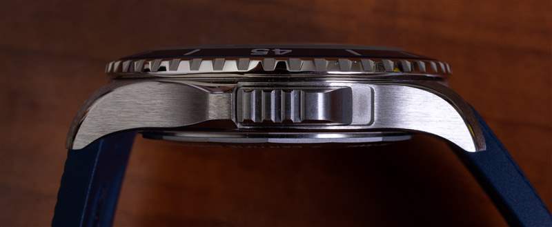 腕表點(diǎn)評(píng)：百年靈超級(jí)海洋自動(dòng)腕表46-復(fù)刻表