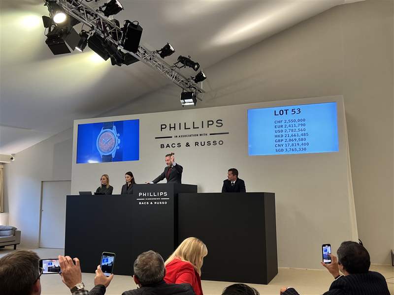 1957年初的Speedmaster Ref.?2915-1富藝斯以超過340萬美元的價(jià)格售出，打破了最昂貴的歐米茄手表的記錄-復(fù)刻表