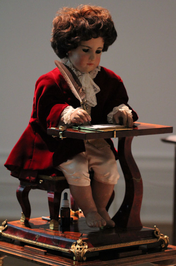 雅克德羅“作家”自動(dòng)機(jī)：很棒的古董安卓-復(fù)刻表