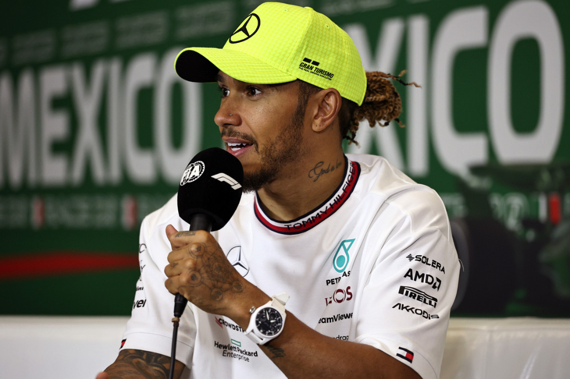 直擊！Lewis Hamilton佩戴IWC Top Gun「太浩湖」特別版亮相墨西哥大獎賽-復刻表