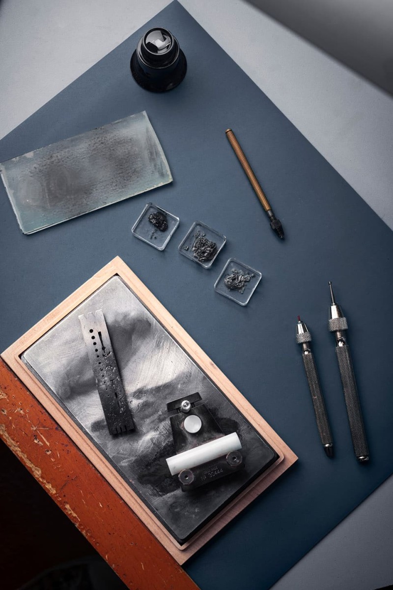 康斯登第一款鉑金隕石面陀飛輪替創立35周年紀念帶來最高潮-復刻表