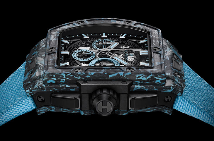 宇舶全新Spirit of Big Bang計時碼表：迷彩藍(lán)碳纖維夏日獻(xiàn)禮-復(fù)刻表