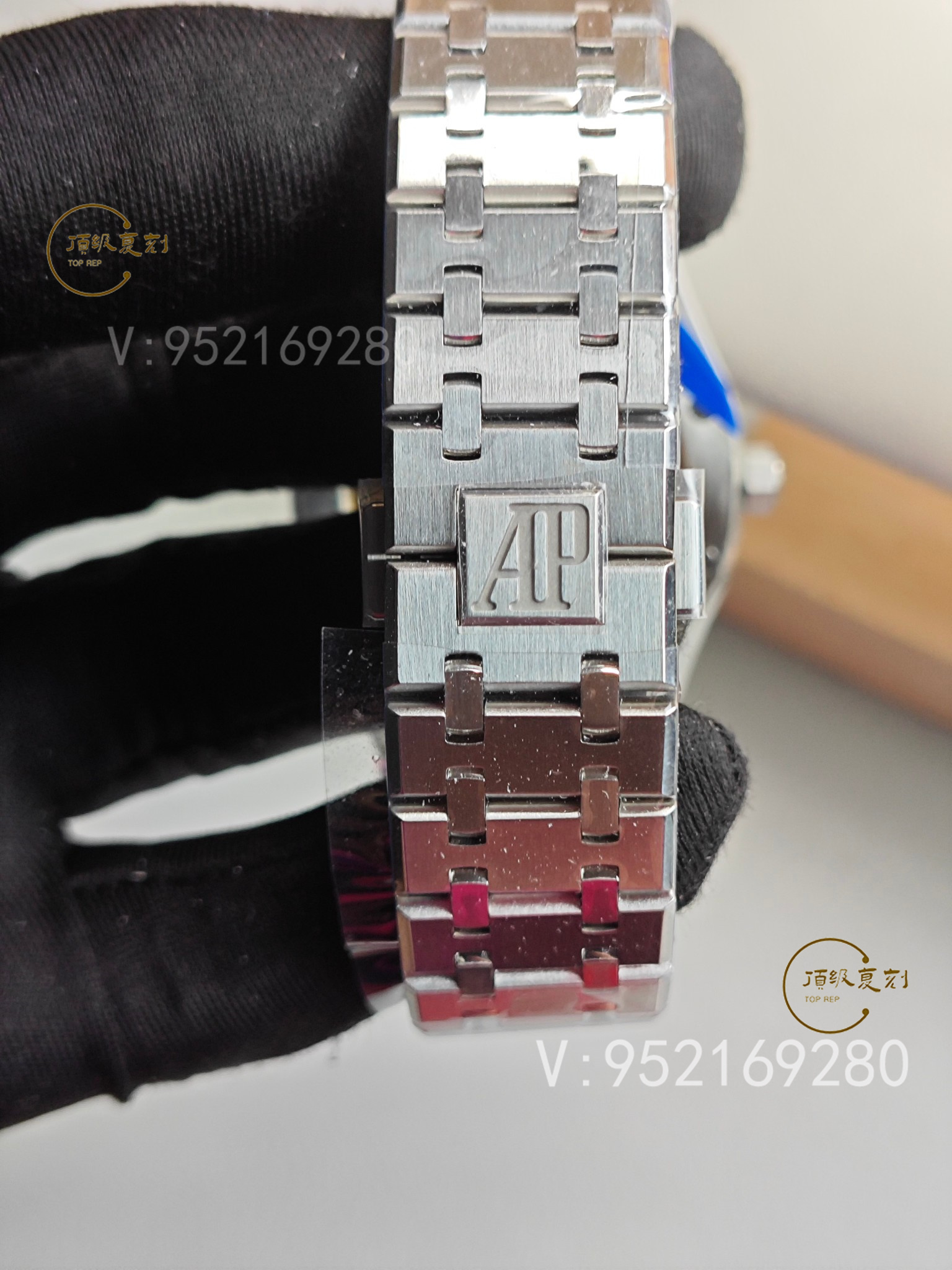 深入解析APS愛(ài)彼復(fù)刻表15500藍(lán)面版：4302一體機(jī)芯與原裝同步功能-復(fù)刻表